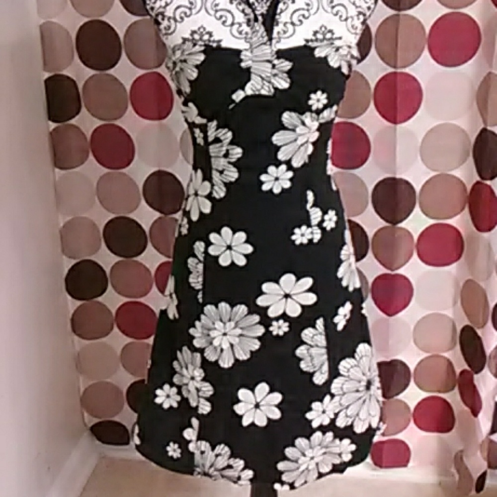 Super cute strapless summer dress